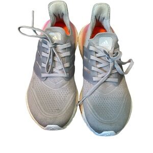 Adidas ultra boost women’s size 6 sneakers